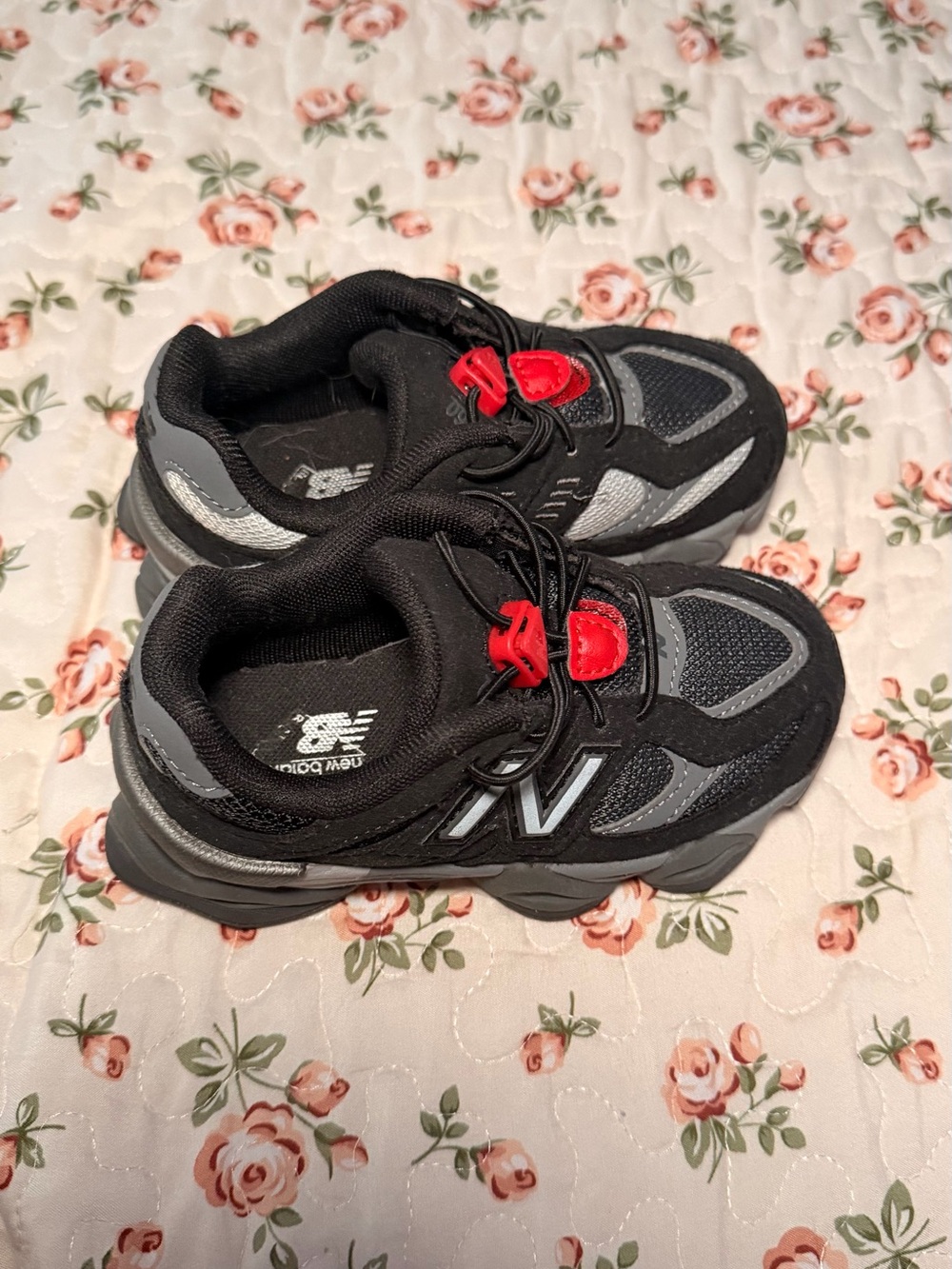 New Balance Kids Black & Gray Sneakers with Red Lace Accent
